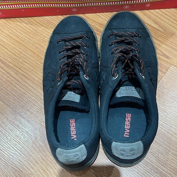 Limited edition Converse low top with San Francisco 49ers colours. US M size 10 - Picture 2 of 4